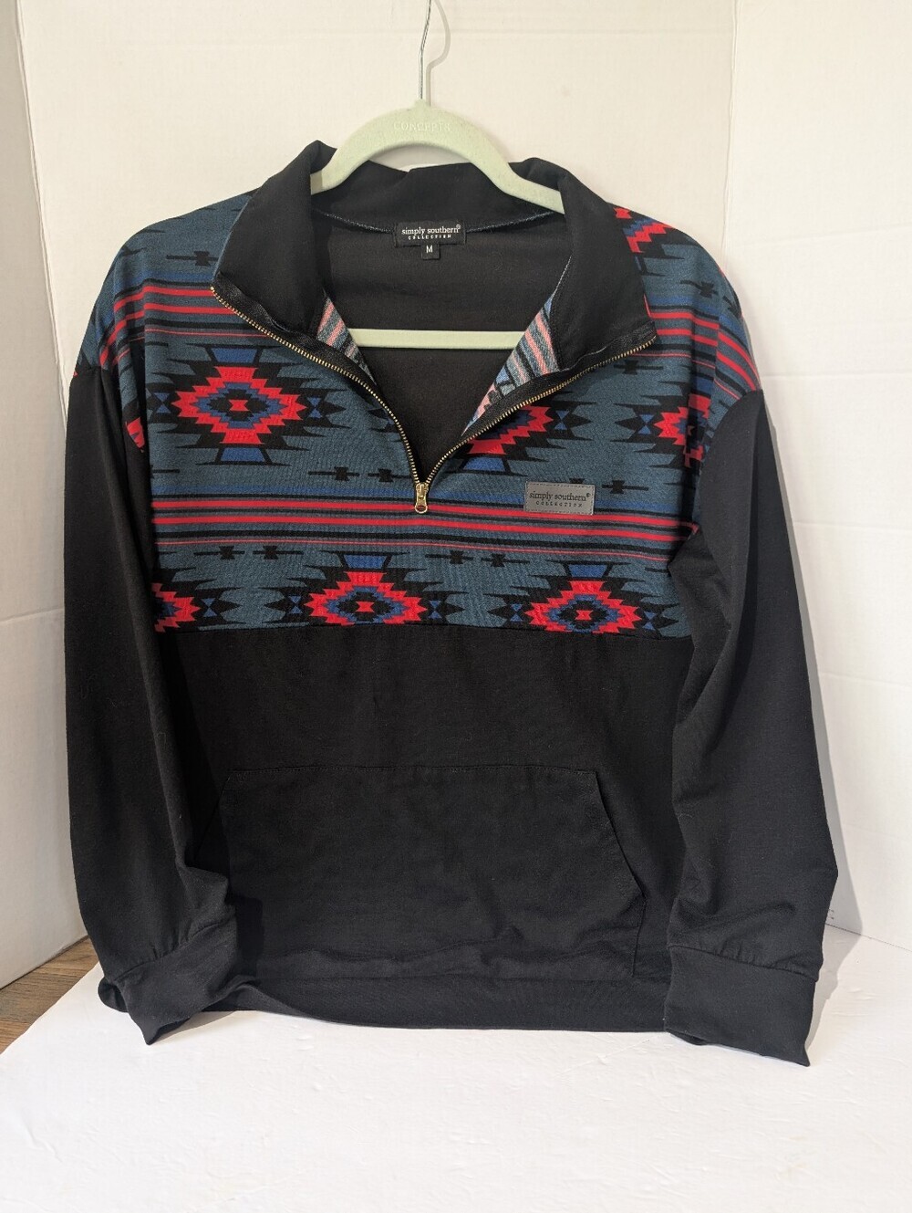 Simply Southern Women's M 1/4 Zip Pullover Gold Sequin Bear Aztec Black Red